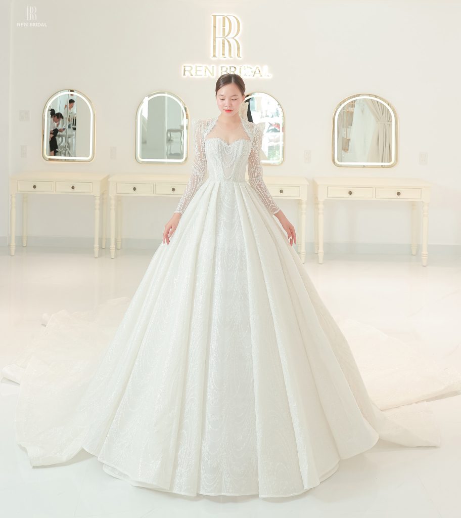 Xu hướng váy cưới 3D - Điểm nhấn lộng lẫy cho cô dâu trong ngày trọng đại -  Claris