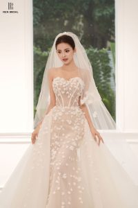 VÁY CƯỚI DÁNG ĐUÔI CÁ CÚP NGỰC REN HOA NỔI TÀ RỜI LU557-LUXURY